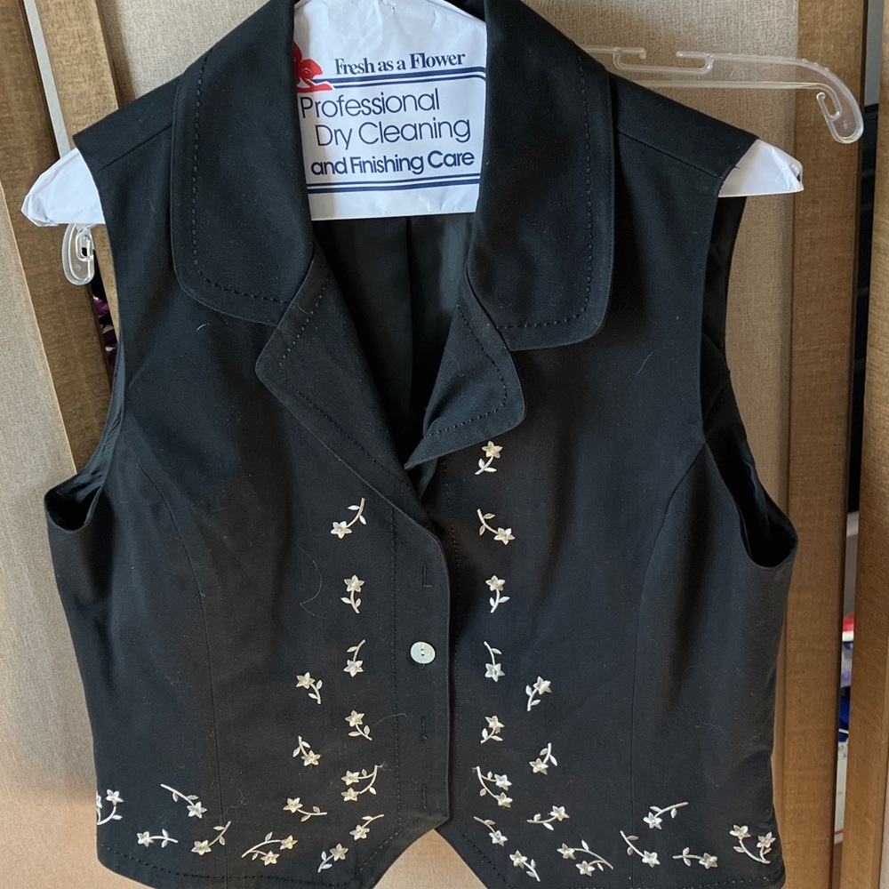 Talbots Black Vest with Embroidery petite small